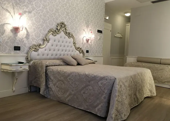 Gorizia A La Valigia מלון 3*