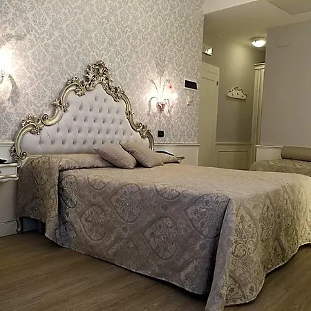 Gorizia A La Valigia Otel Venedik