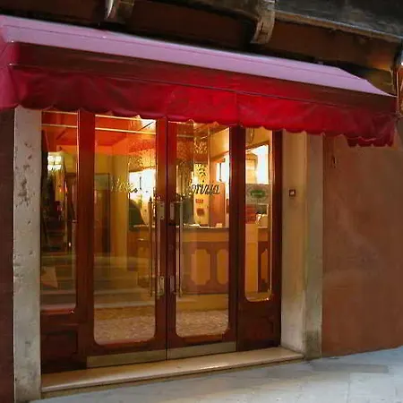 Hotell Gorizia A La Valigia 3*
