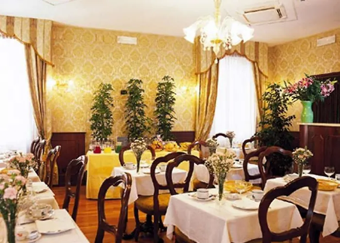 Gorizia A La Valigia Отель 3*
