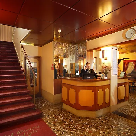 Gorizia A La Valigia Отель 3*