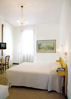 Gorizia A La Valigia 3* Венеция