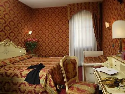 Gorizia A La Valigia 3* Венеция